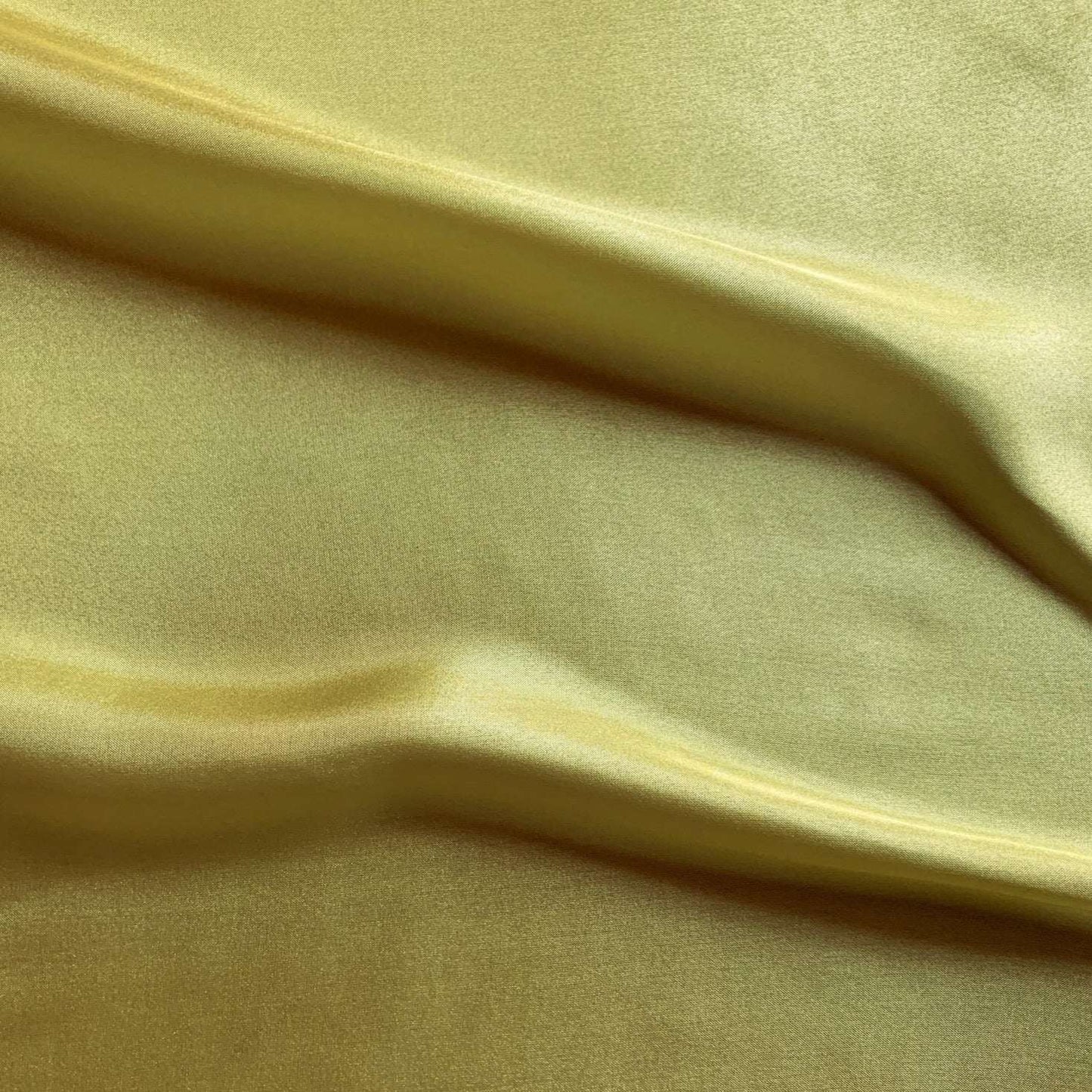 jap silk 115cm presenting the PISTACHIO color version of la ight weight mulberry pure silk with fluid drape and natural sheen