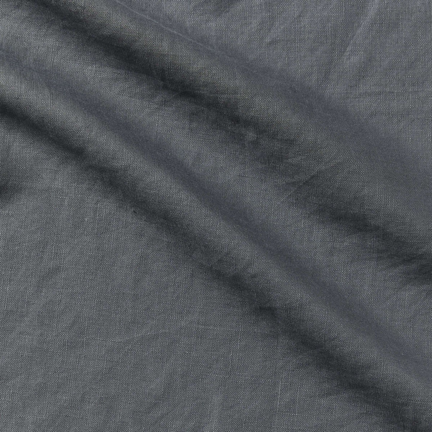 Hanky Linen presenting the grey color version of a dress weight soft breathable pure linen 