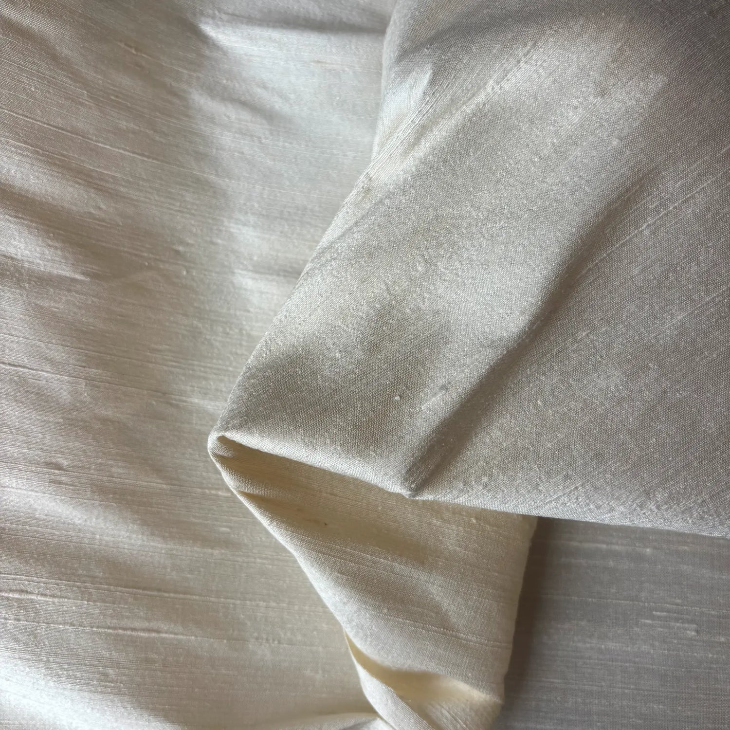 Displaying Silk Dupion in ivory